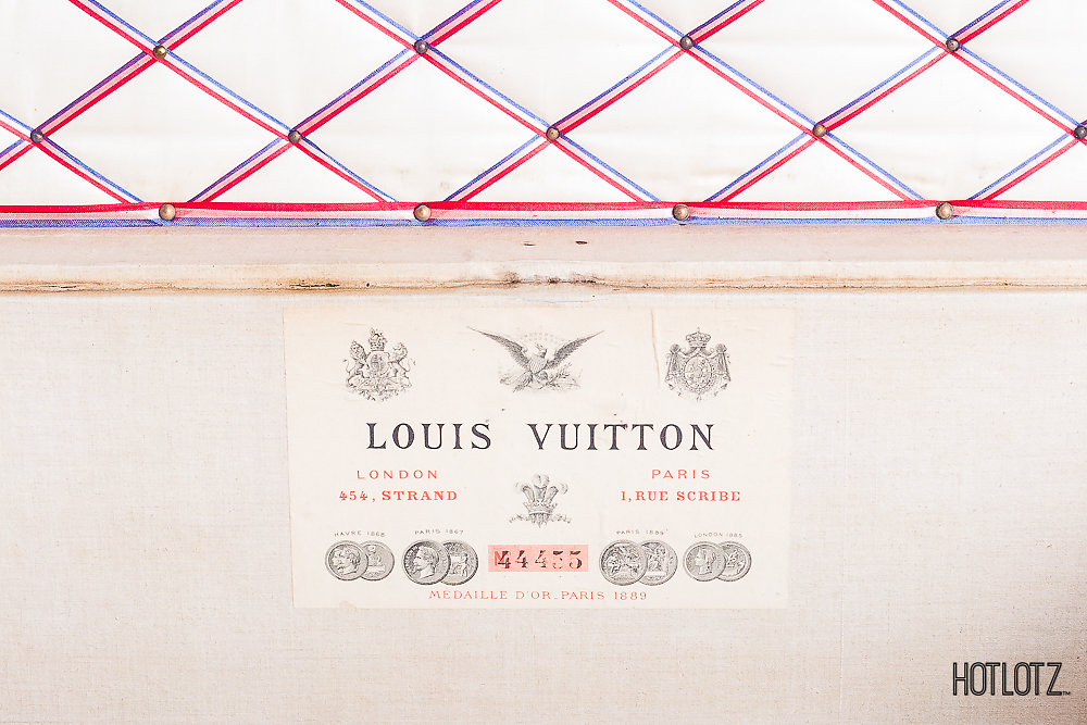 LOUIS VUITTON - A 19TH CENTURY STEAMER DAMIER CANVAS TRUNK - Image 2 of 10