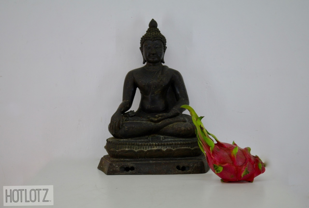 A BRONZE MODEL OF SITTING BUDDHA - Image 2 of 8