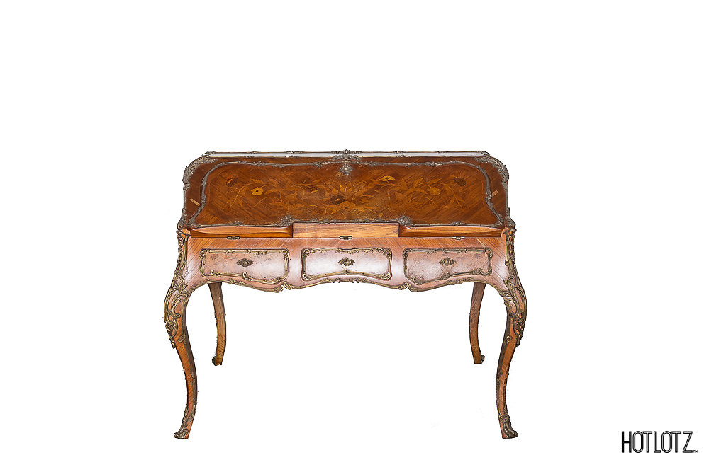 A FRENCH LOUIS XV STYLE MARQUETRY AND ORMOLU MOUNTED DOUBLE BUREAU - Image 4 of 7