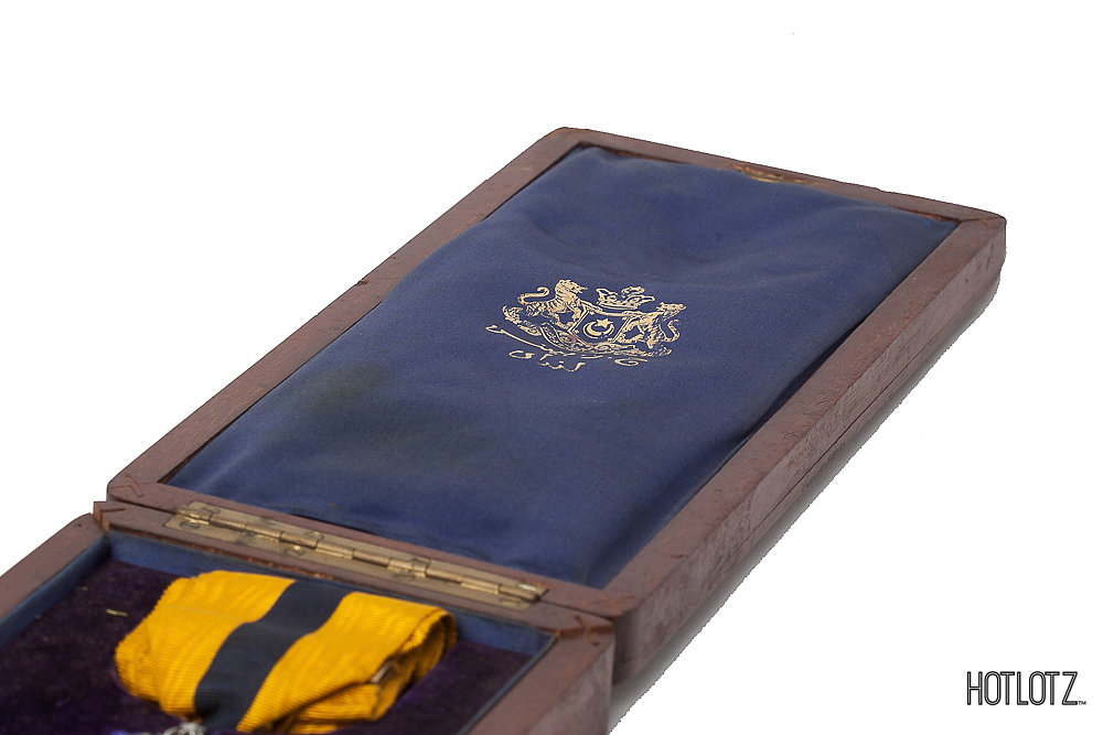 MALAYSIAN ORDERS - ORDER OF THE CROWN OF JOHOR - Image 3 of 4