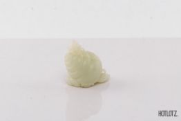 A CHINESE SMALL JADE CARVING OF A SNAIL