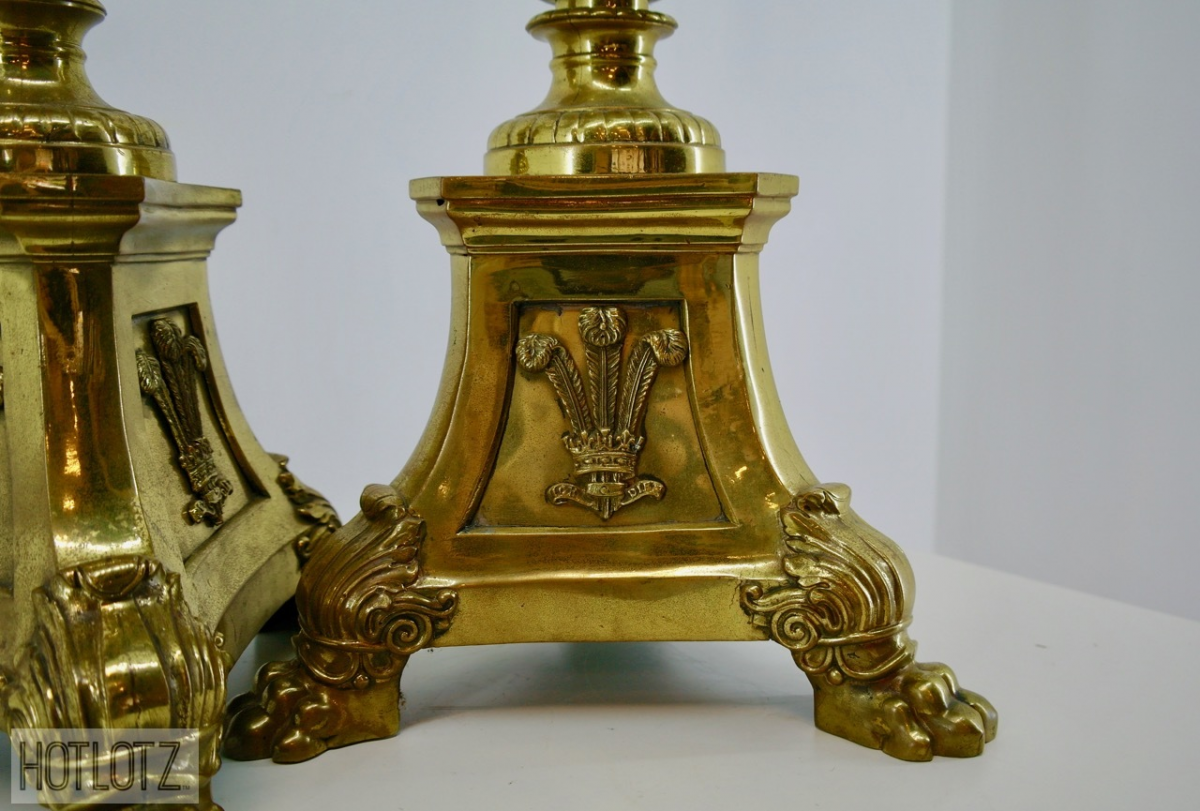 A PAIR OF VERY LARGE REGENCY STYLE GILT BRASS LAMPS - Image 6 of 9