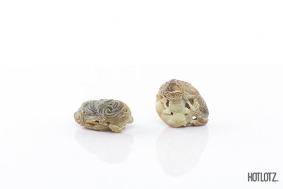 TWO CHINESE SMALL CARVINGS OF ANIMALS