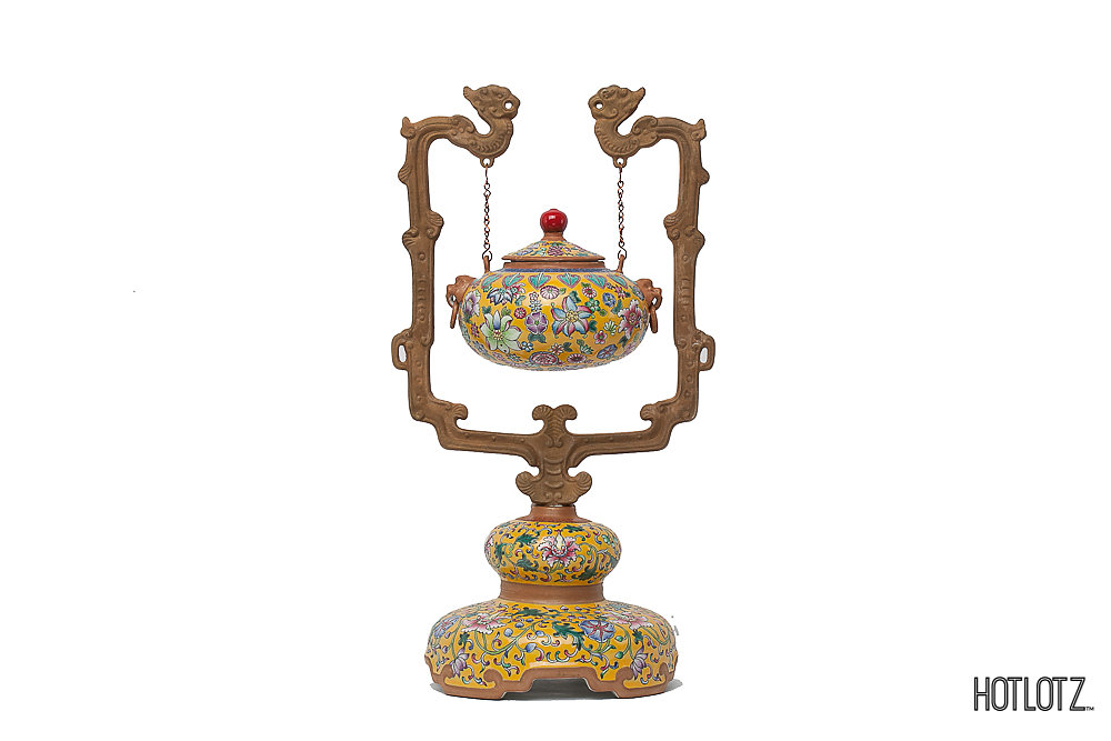 A CHINESE ENAMELLED POTTERY BOWL AND COVER AND STAND