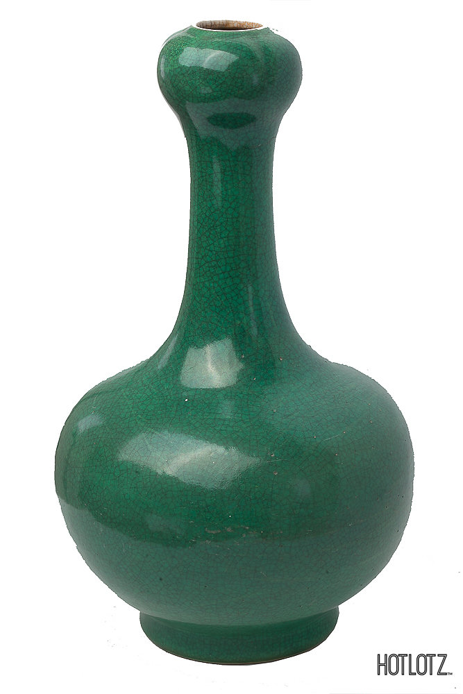 A CHINESE GREEN GLAZED GARLIC NECK BOTTLE VASE - Image 2 of 2