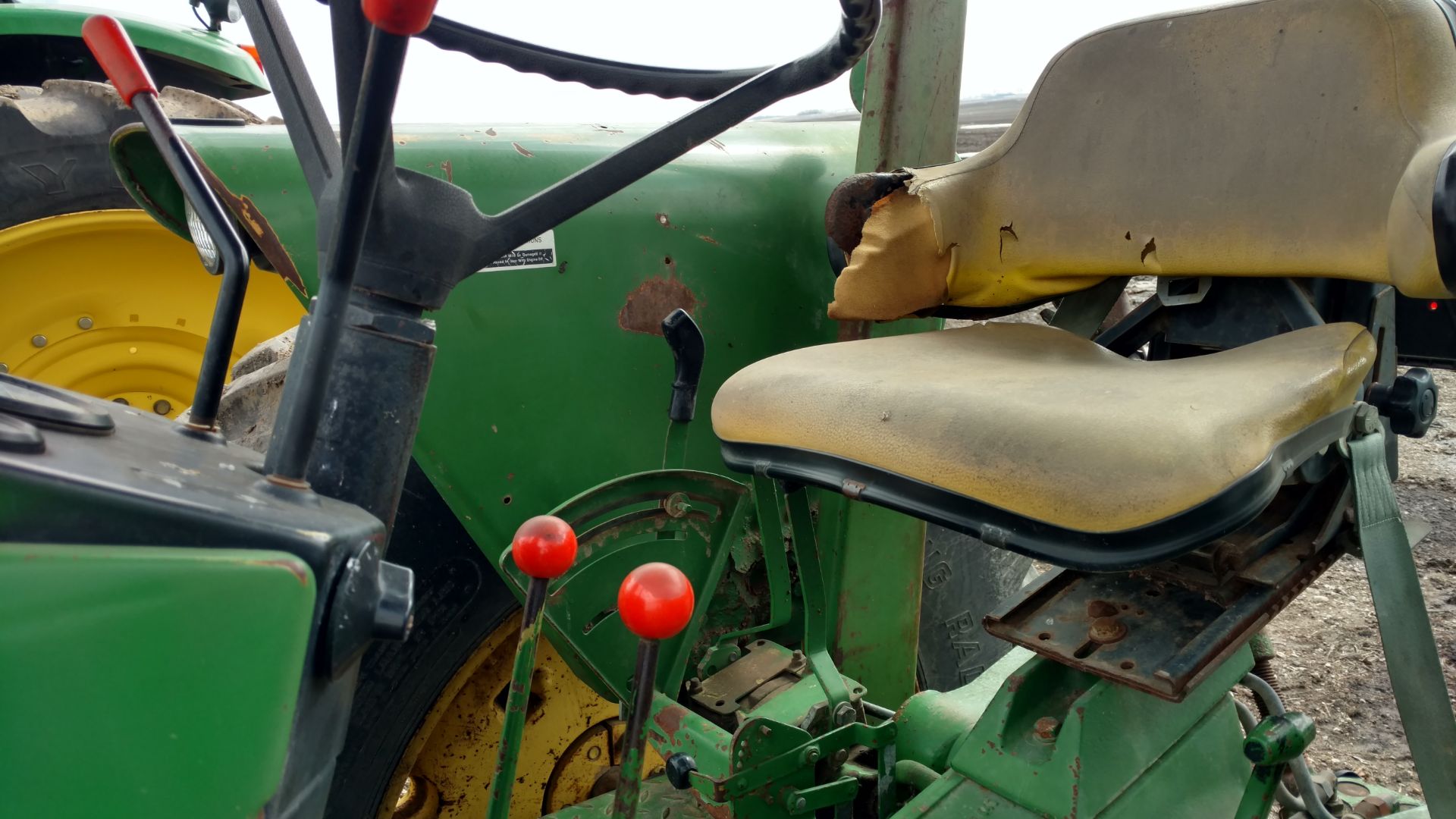 1979 JD 2840 tractor w/canopy, wide front, dual hyd. outlets, like new 18.4/34 tires; - Image 4 of 4