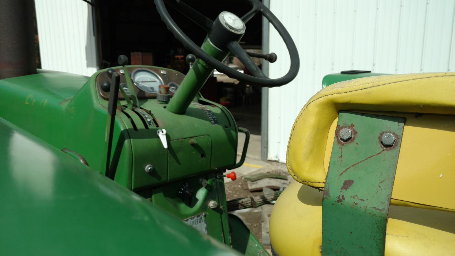 1963 JD 4010 diesel, dual hyd. outlets, 16.9/34 tires, wide front, 6300 hrs, serial # 40102T-50501; - Image 3 of 4