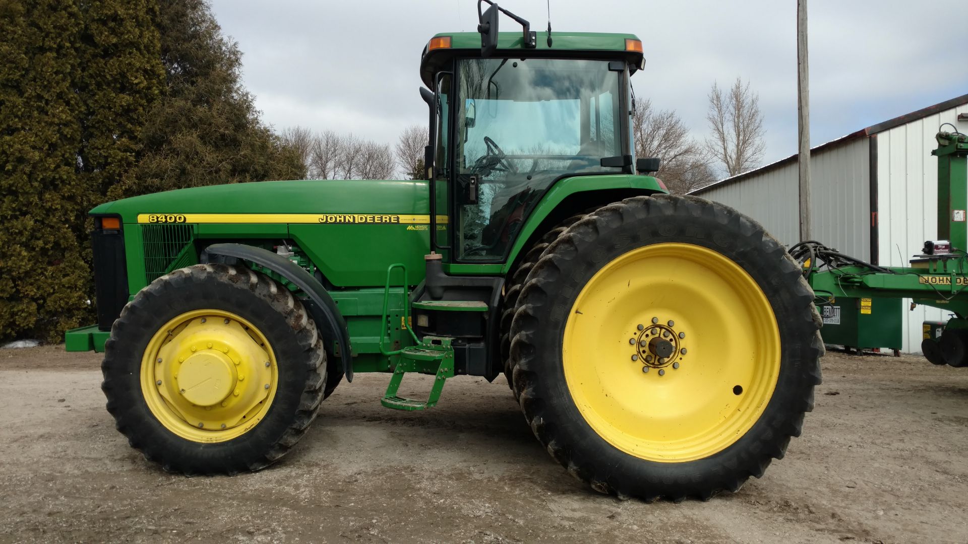 1997 JD 8400 FWA, quick coupler, duals, 390/90R/50, 380/85R/34 front, 4 hyd. outlets, hrs. 7288,