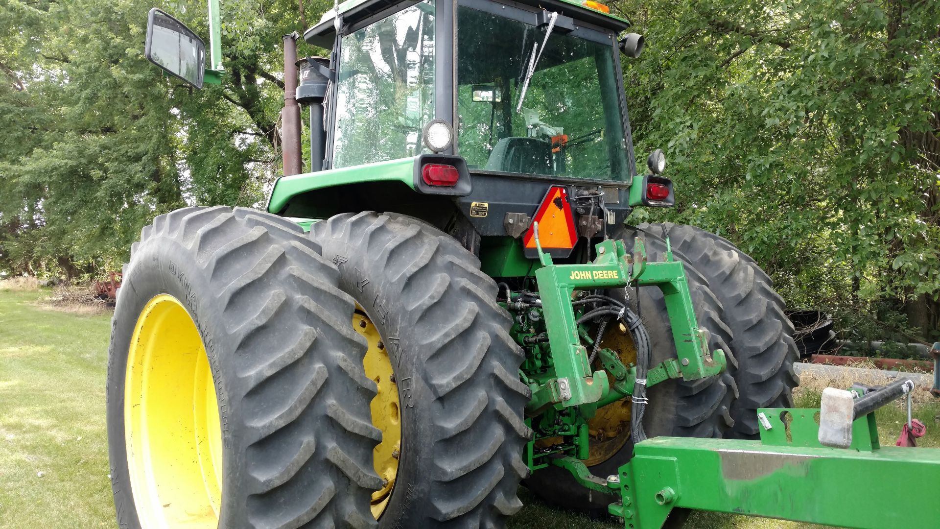 J.D. 4440 Tractor (1982 model) 5287 hours, Power Shift, 18.4 x 42" Tires and Duals, Front Rock - Image 2 of 3