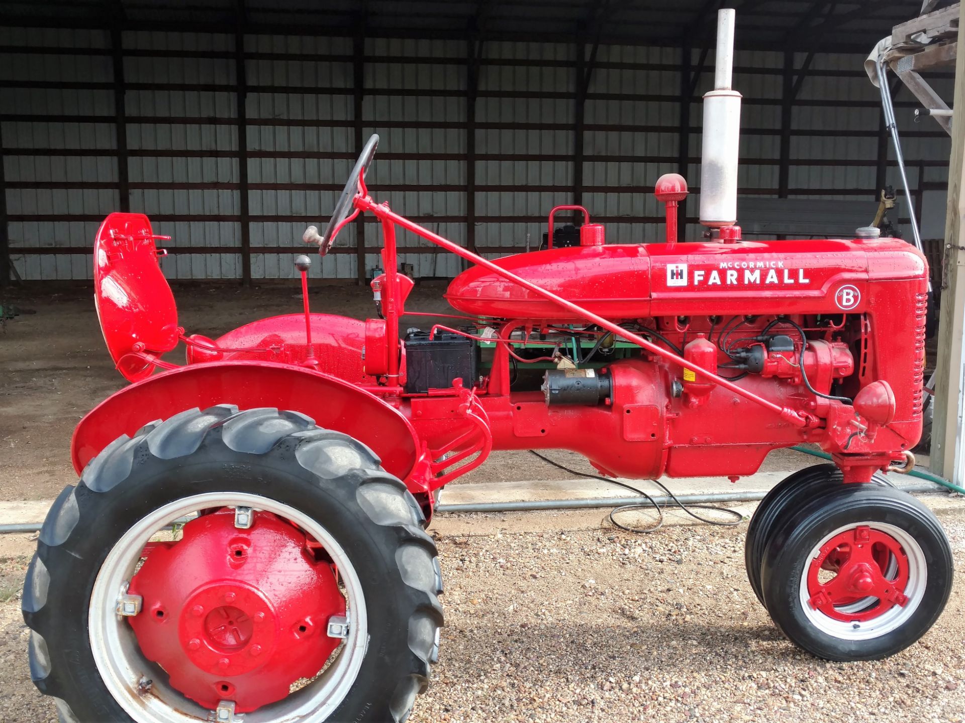 I.H. Farmall "B" Tractor, Completely Restored (Parade Ready) - Image 2 of 2