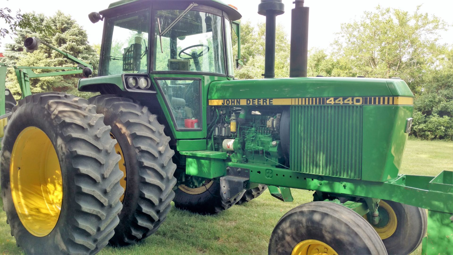 J.D. 4440 Tractor (1982 model) 5287 hours, Power Shift, 18.4 x 42" Tires and Duals, Front Rock - Image 3 of 3