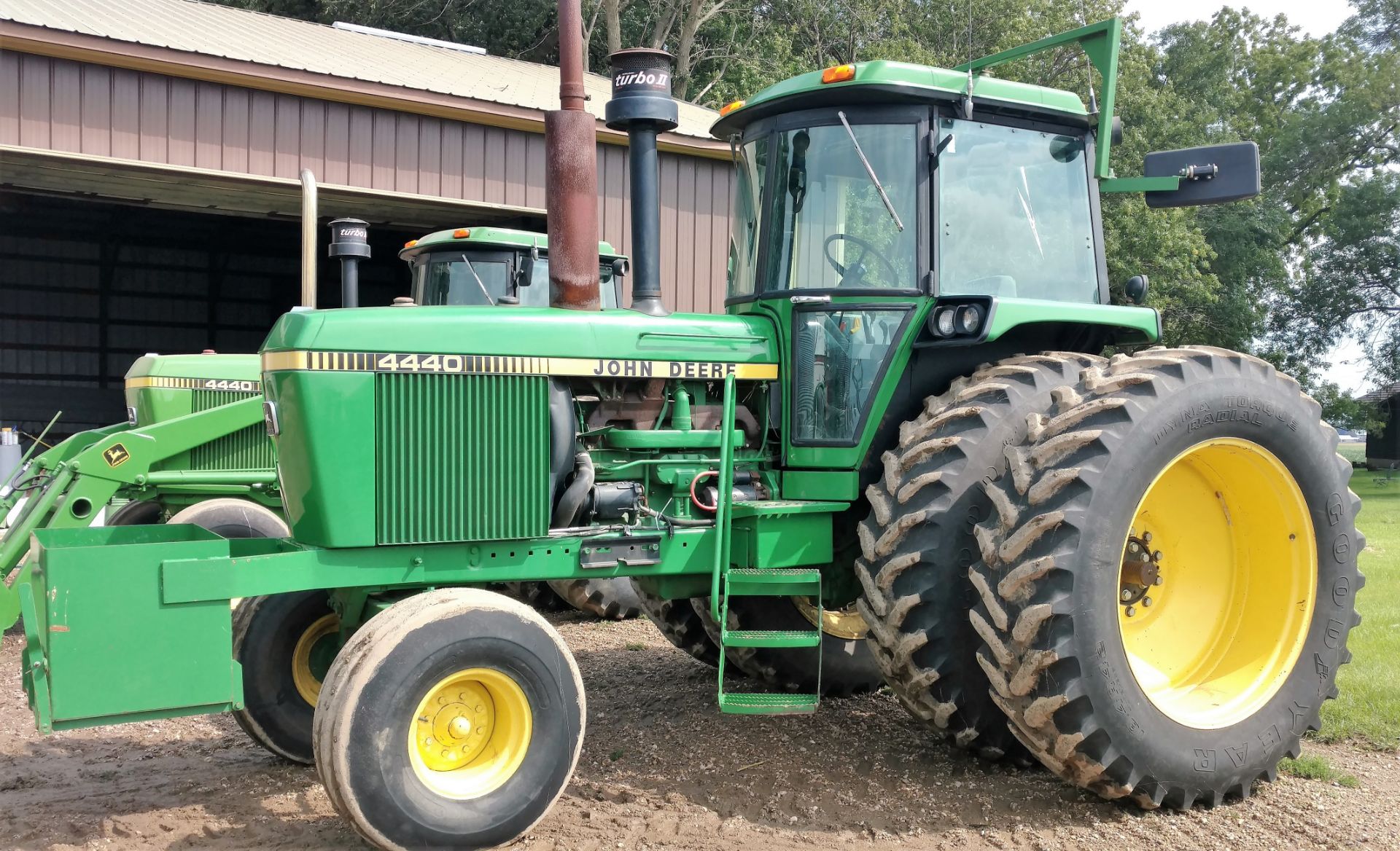 J.D. 4440 Tractor (1982 model) 5287 hours, Power Shift, 18.4 x 42" Tires and Duals, Front Rock