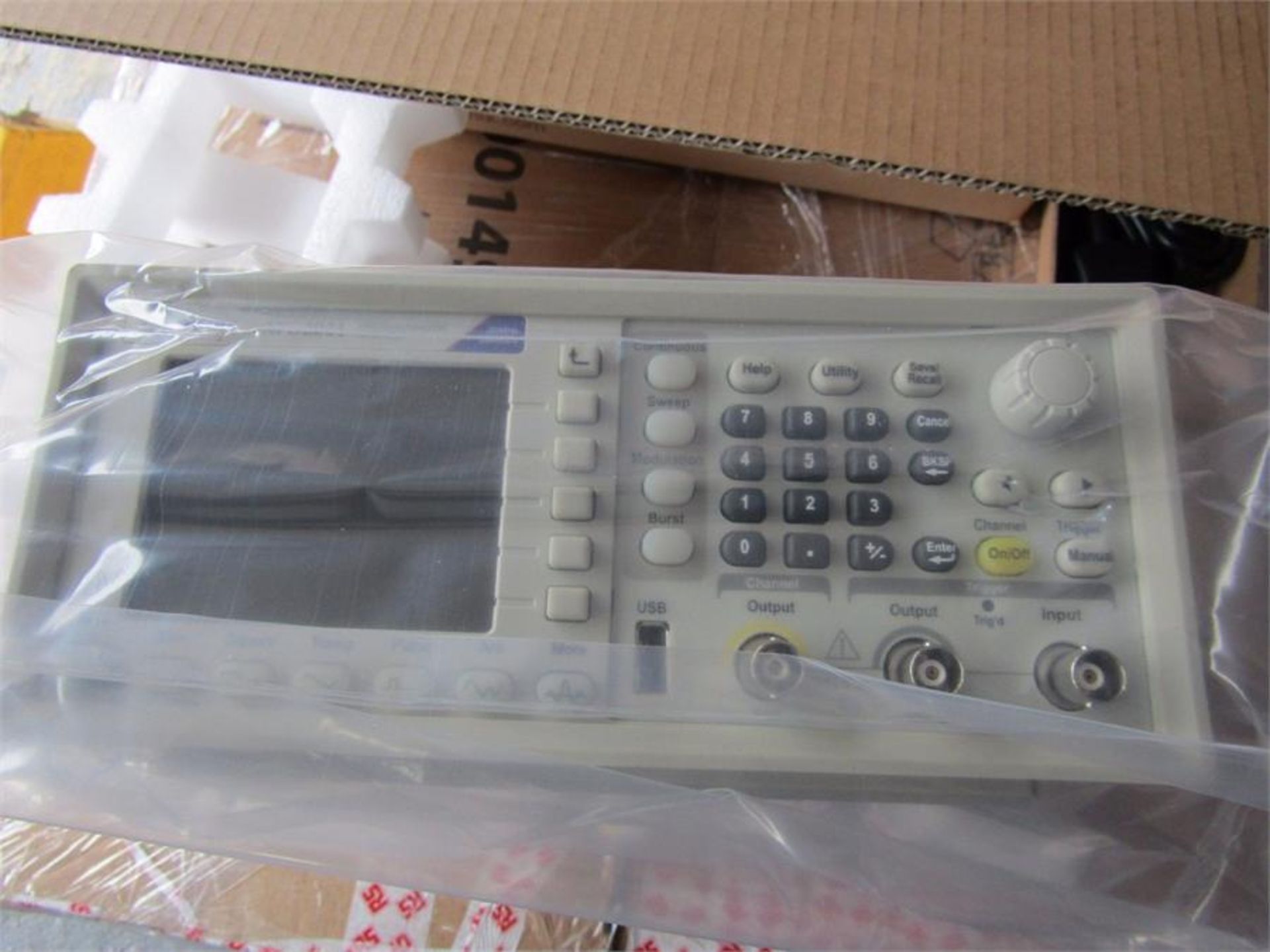 NEW Tektronix AFG2021 Function Generator 20MHz