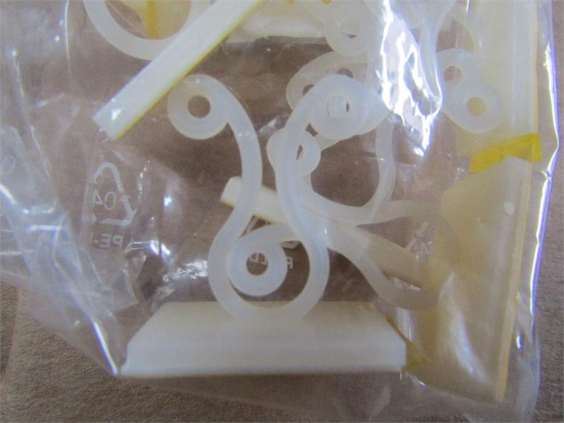 600 x Bunny Clip 10.2mm Natural Nylon 66