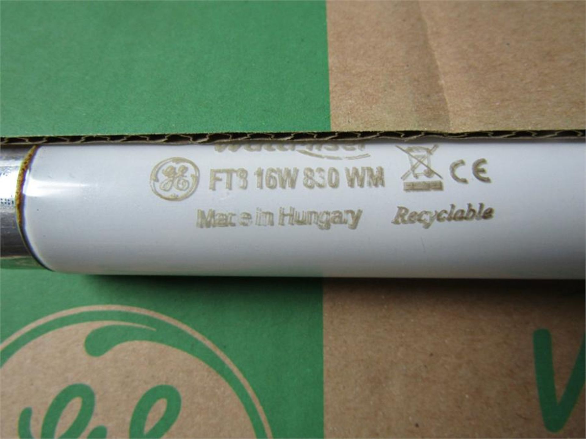 Pack of 25 x GE 16W T8 Linear Fluorescent Tubes