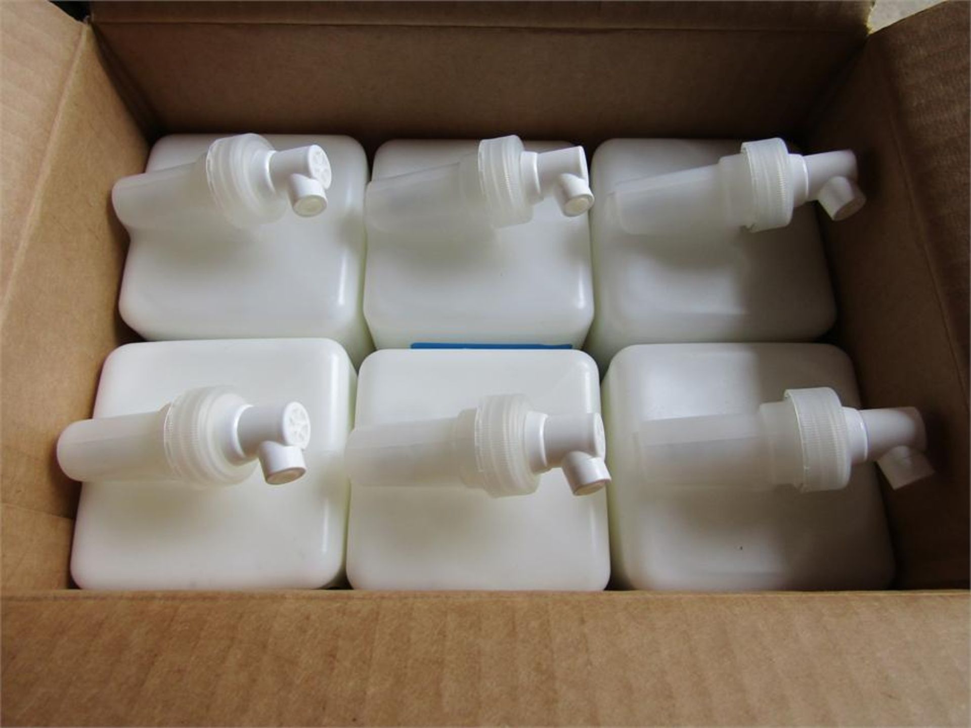 Box of 6 x 1 Litre Kleenex Hand and Body Wash - Image 2 of 3