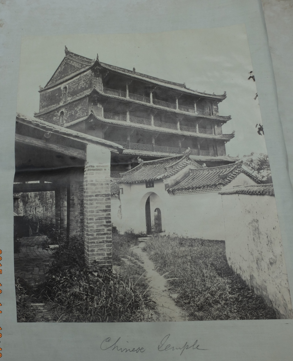 Victorian Album of 100 Albumen Prints of mainly Hong Kong and Java signed by Floyd-Dutton-Miller. - Bild 69 aus 98