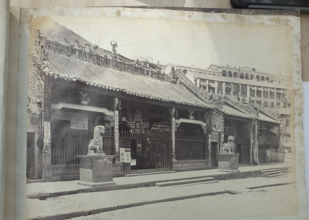 Victorian Album of 100 Albumen Prints of mainly Hong Kong and Java signed by Floyd-Dutton-Miller. - Bild 21 aus 98