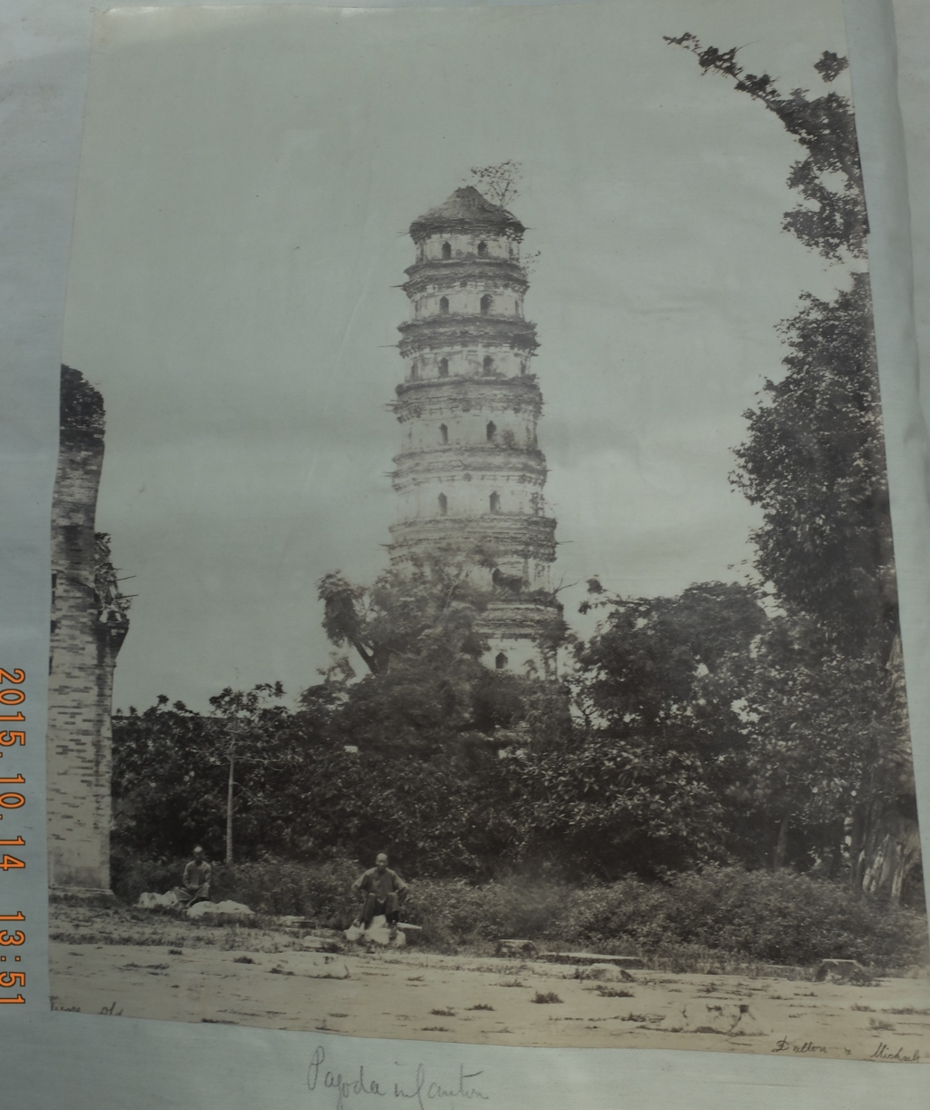 Victorian Album of 100 Albumen Prints of mainly Hong Kong and Java signed by Floyd-Dutton-Miller. - Bild 71 aus 98