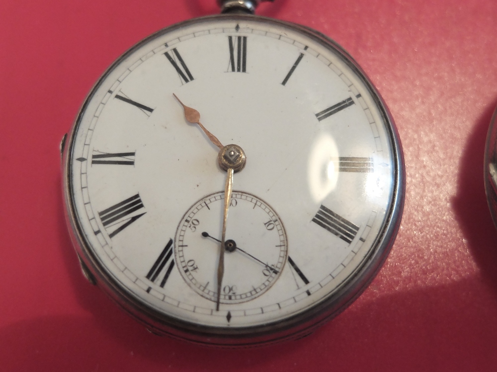 Pair of Vintage Silver Pocket Watches in an working order. - Image 2 of 6