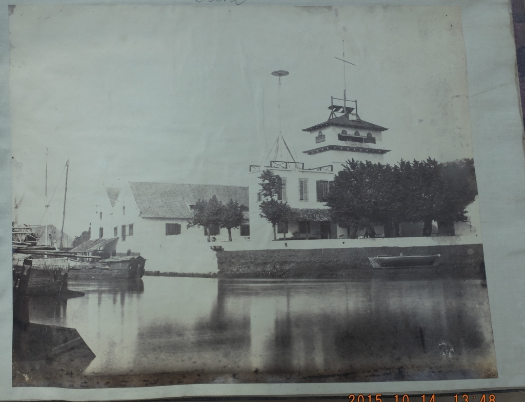 Victorian Album of 100 Albumen Prints of mainly Hong Kong and Java signed by Floyd-Dutton-Miller. - Bild 64 aus 98