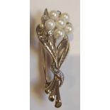 Vintage 9ct Gold - Pearl and Diamond Brooch - 40mm x 14mm - total weight 3.65 grams.