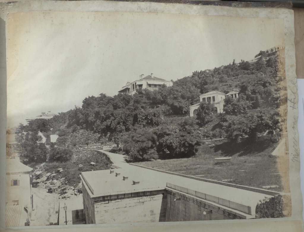 Victorian Album of 100 Albumen Prints of mainly Hong Kong and Java signed by Floyd-Dutton-Miller. - Bild 17 aus 98