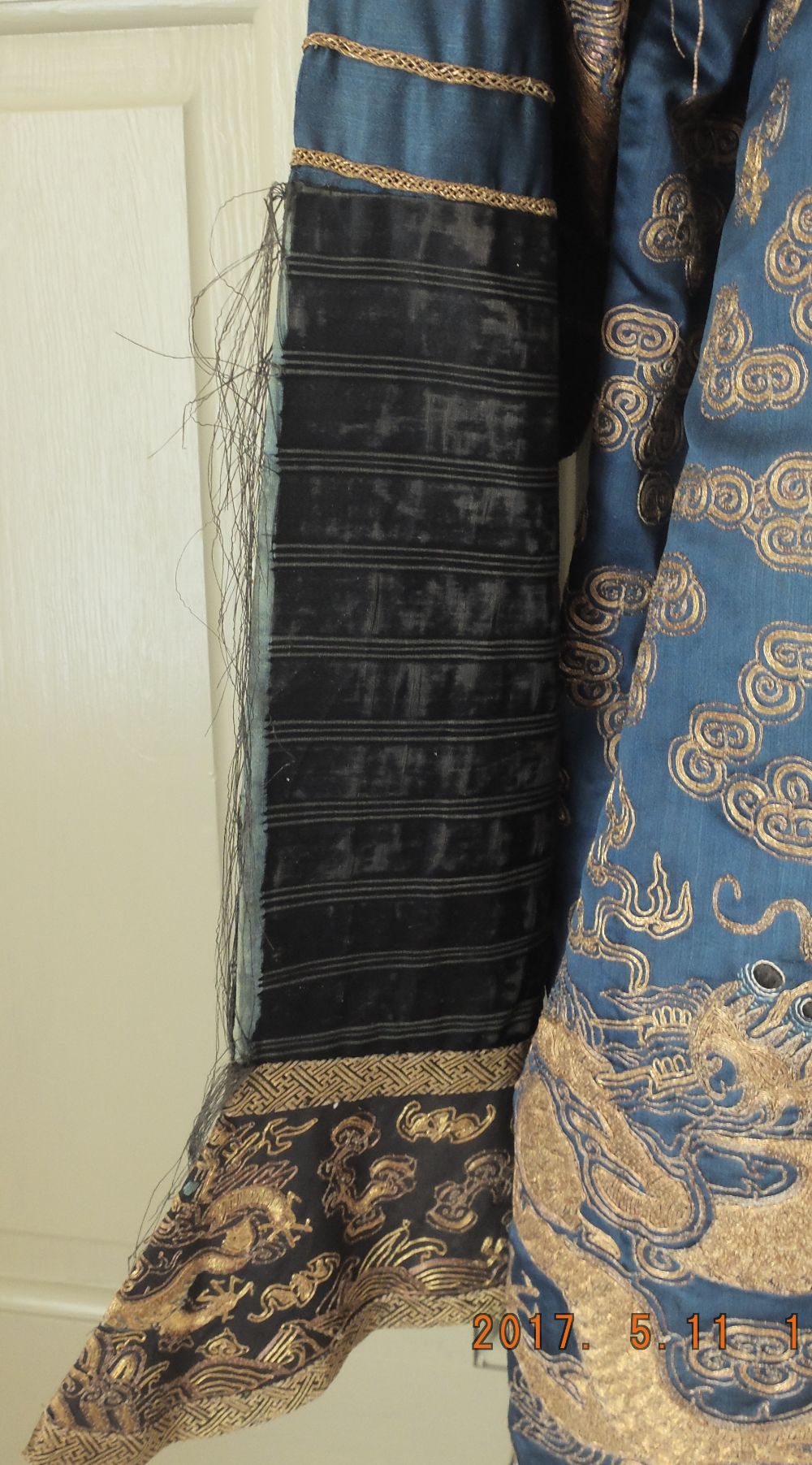 Antique Chinese Court Silk and Gold Thread Dragon Robe - 1.380 Metre long.TELEPHONE LINES ALL BOOKED - Image 17 of 47