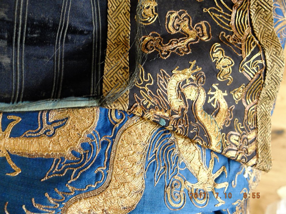 Antique Chinese Court Silk and Gold Thread Dragon Robe - 1.380 Metre long.TELEPHONE LINES ALL BOOKED - Image 32 of 47
