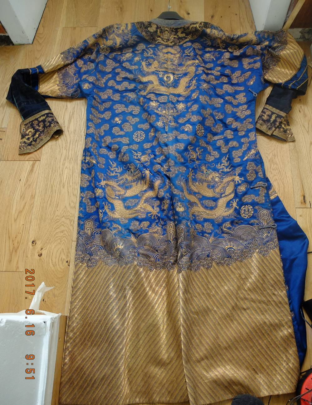Antique Chinese Court Silk and Gold Thread Dragon Robe - 1.380 Metre long.TELEPHONE LINES ALL BOOKED - Image 26 of 47