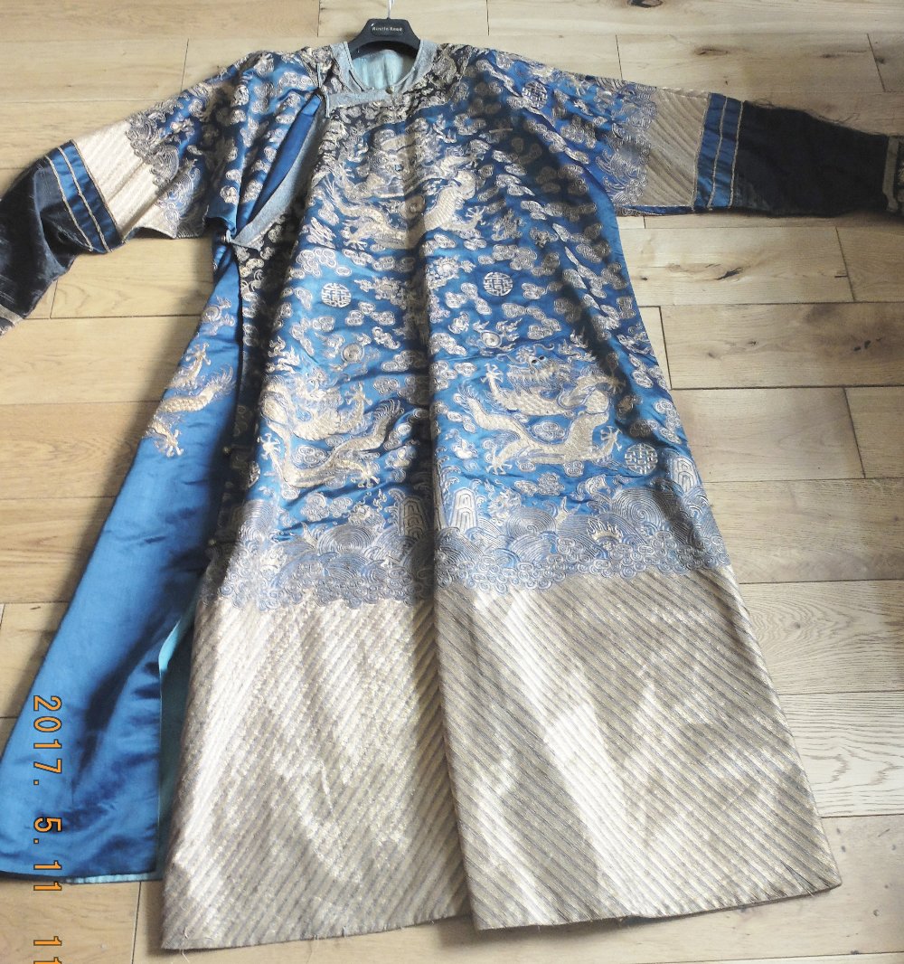 Antique Chinese Court Silk and Gold Thread Dragon Robe - 1.380 Metre long.TELEPHONE LINES ALL BOOKED - Image 4 of 47