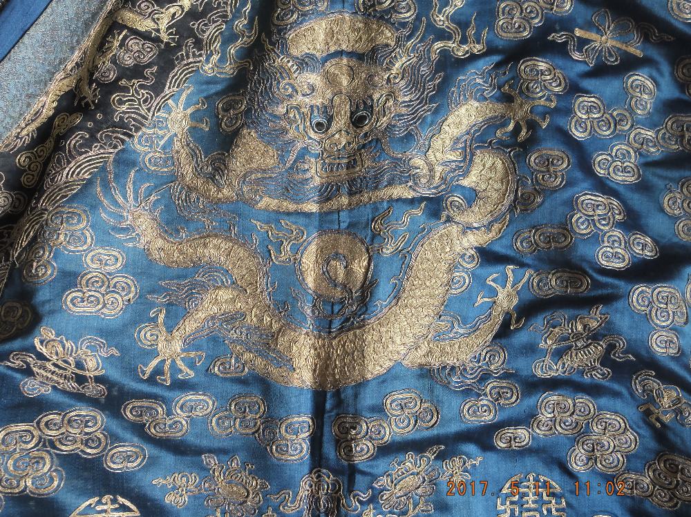 Antique Chinese Court Silk and Gold Thread Dragon Robe - 1.380 Metre long.TELEPHONE LINES ALL BOOKED - Image 8 of 47