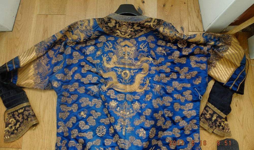Antique Chinese Court Silk and Gold Thread Dragon Robe - 1.380 Metre long.TELEPHONE LINES ALL BOOKED - Image 28 of 47