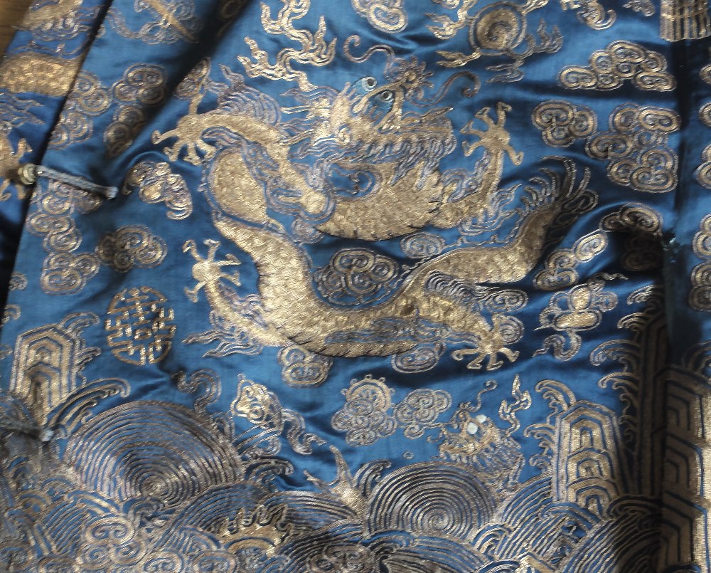 Antique Chinese Court Silk and Gold Thread Dragon Robe - 1.380 Metre long.TELEPHONE LINES ALL BOOKED - Image 10 of 47
