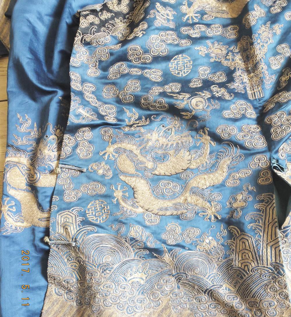 Antique Chinese Court Silk and Gold Thread Dragon Robe - 1.380 Metre long.TELEPHONE LINES ALL BOOKED - Image 14 of 47