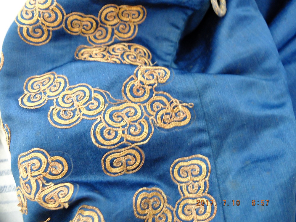 Antique Chinese Court Silk and Gold Thread Dragon Robe - 1.380 Metre long.TELEPHONE LINES ALL BOOKED - Image 36 of 47