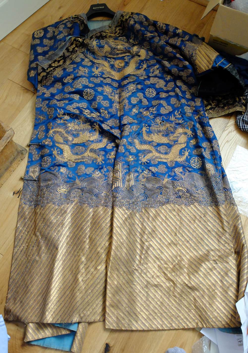 Antique Chinese Court Silk and Gold Thread Dragon Robe - 1.380 Metre long.TELEPHONE LINES ALL BOOKED - Image 39 of 47