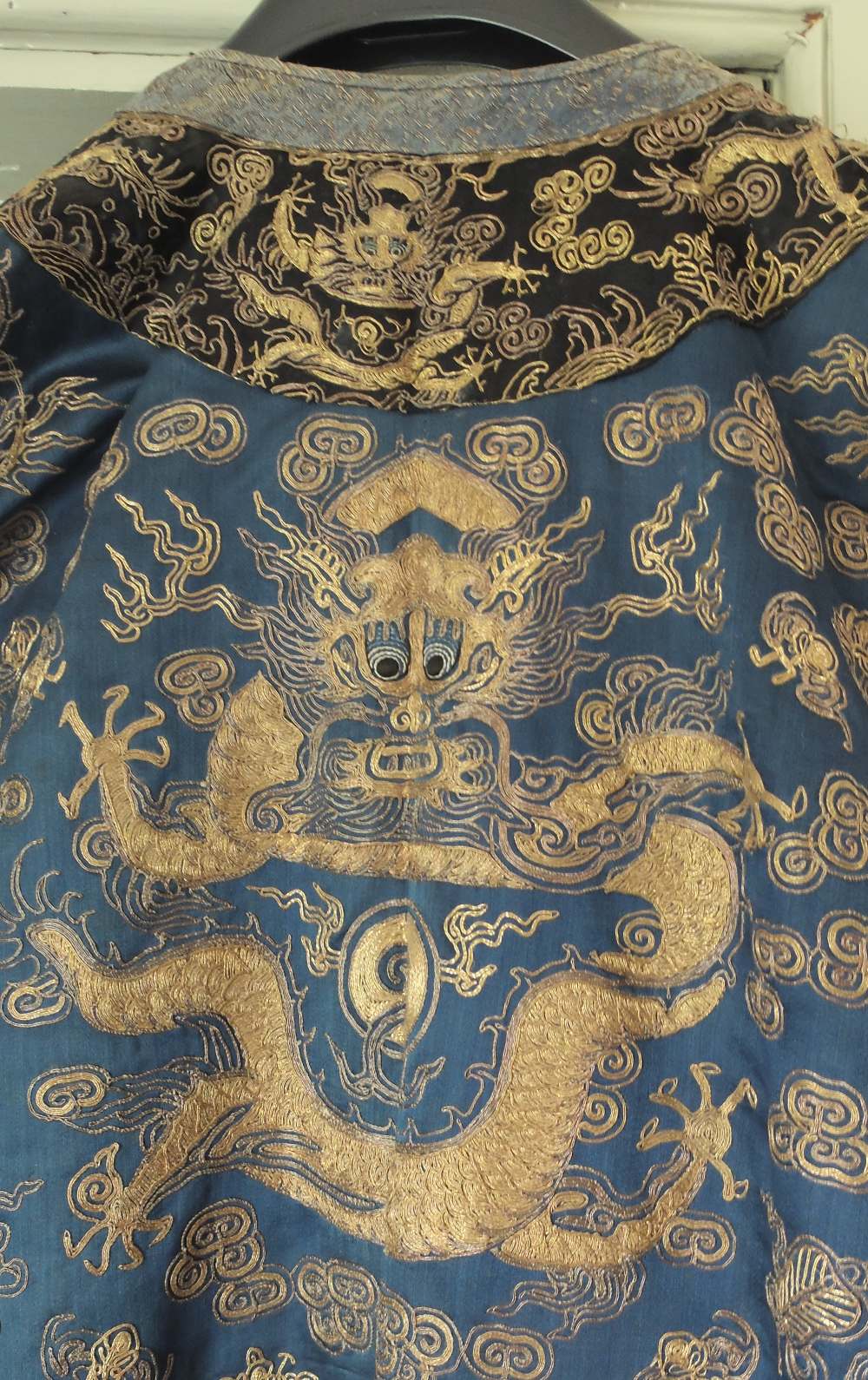 Antique Chinese Court Silk and Gold Thread Dragon Robe - 1.380 Metre long.TELEPHONE LINES ALL BOOKED - Image 16 of 47