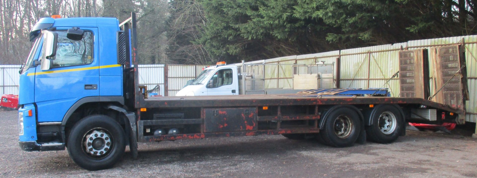 VOLVO 6 WHEEL PLANT LORRY C/W WINCH & LEAD HYDRAULIC RAMPS DX03 WPR 2003