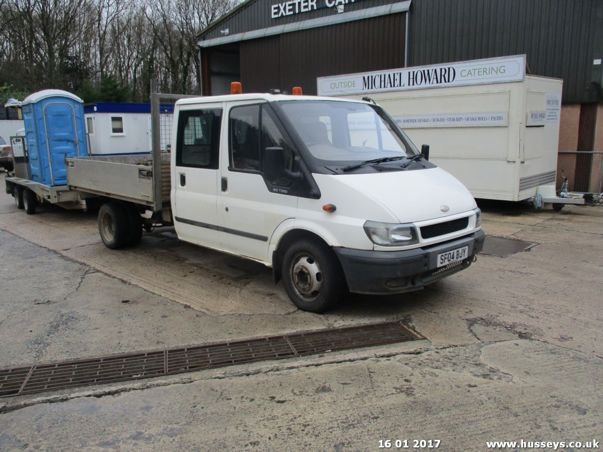 FORD TRANSIT 2396CC DFR: 18/03/04, MOT: 12/05/17, 142K ACCURATE. - Image 2 of 3