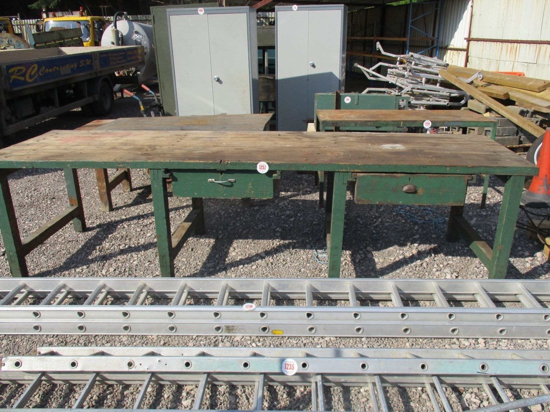 11FT X 3FT WOODEN WORK BENCH