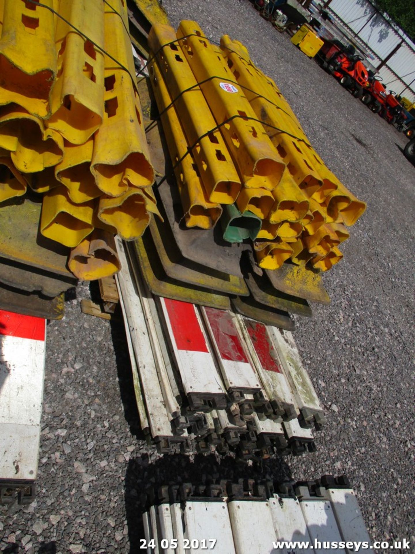 PALLET WATCHMAN ROAD BARRIERS