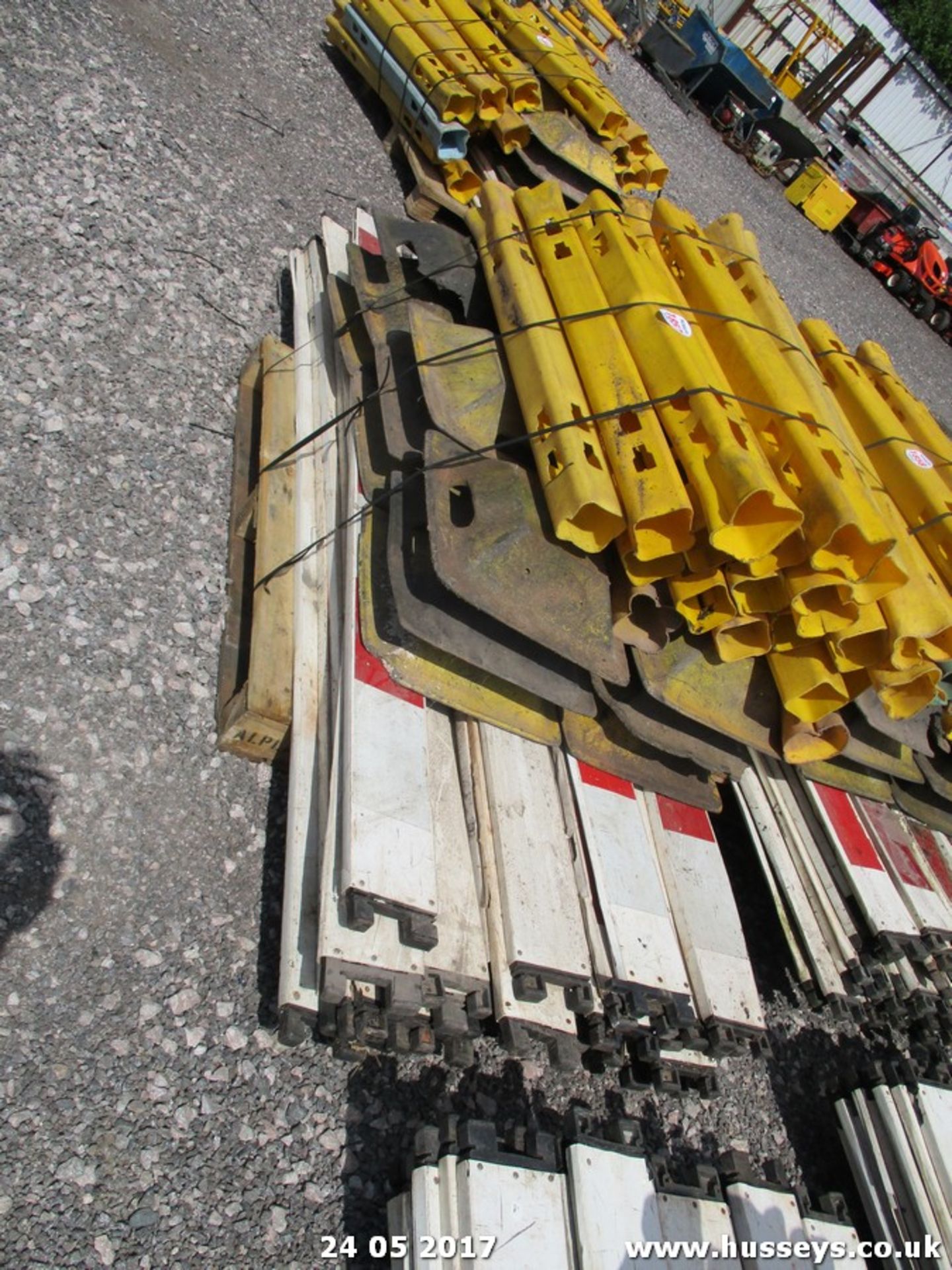 PALLET WATCHMAN ROAD BARRIERS