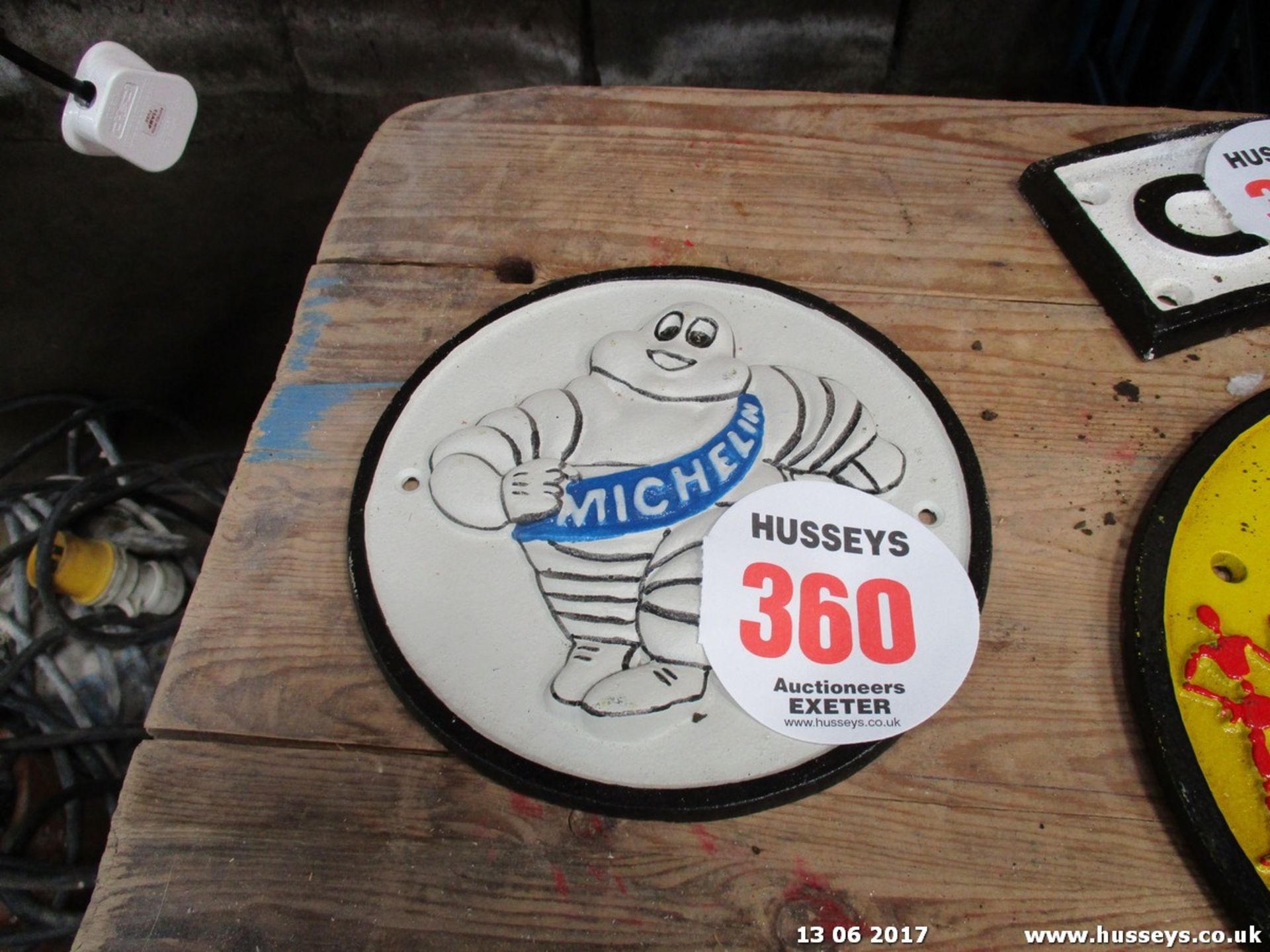 MICHELIN SIGN