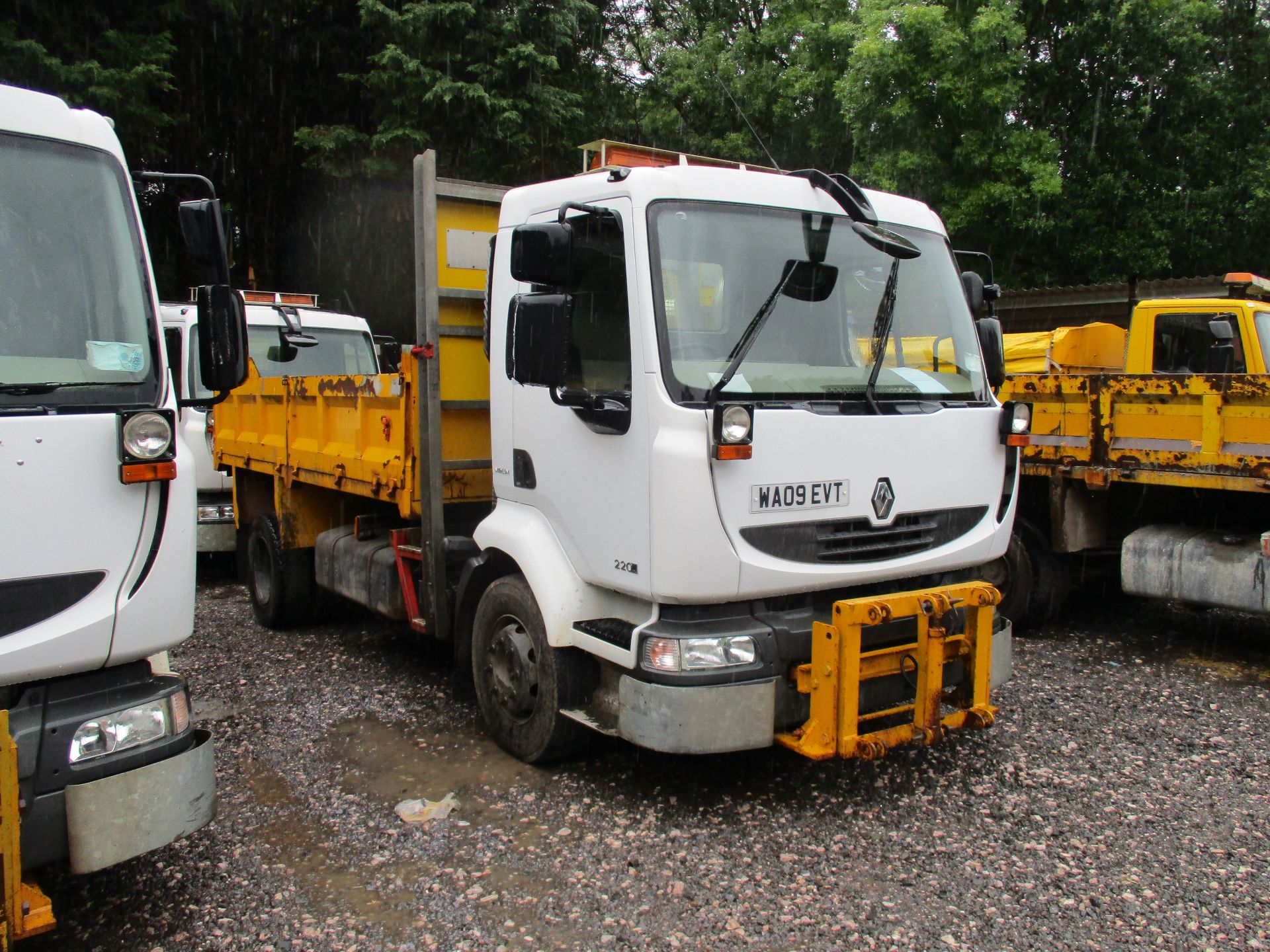 09/09 RENAULT TRUCKS MIDLUM - 4764cc Diesel - Image 3 of 3