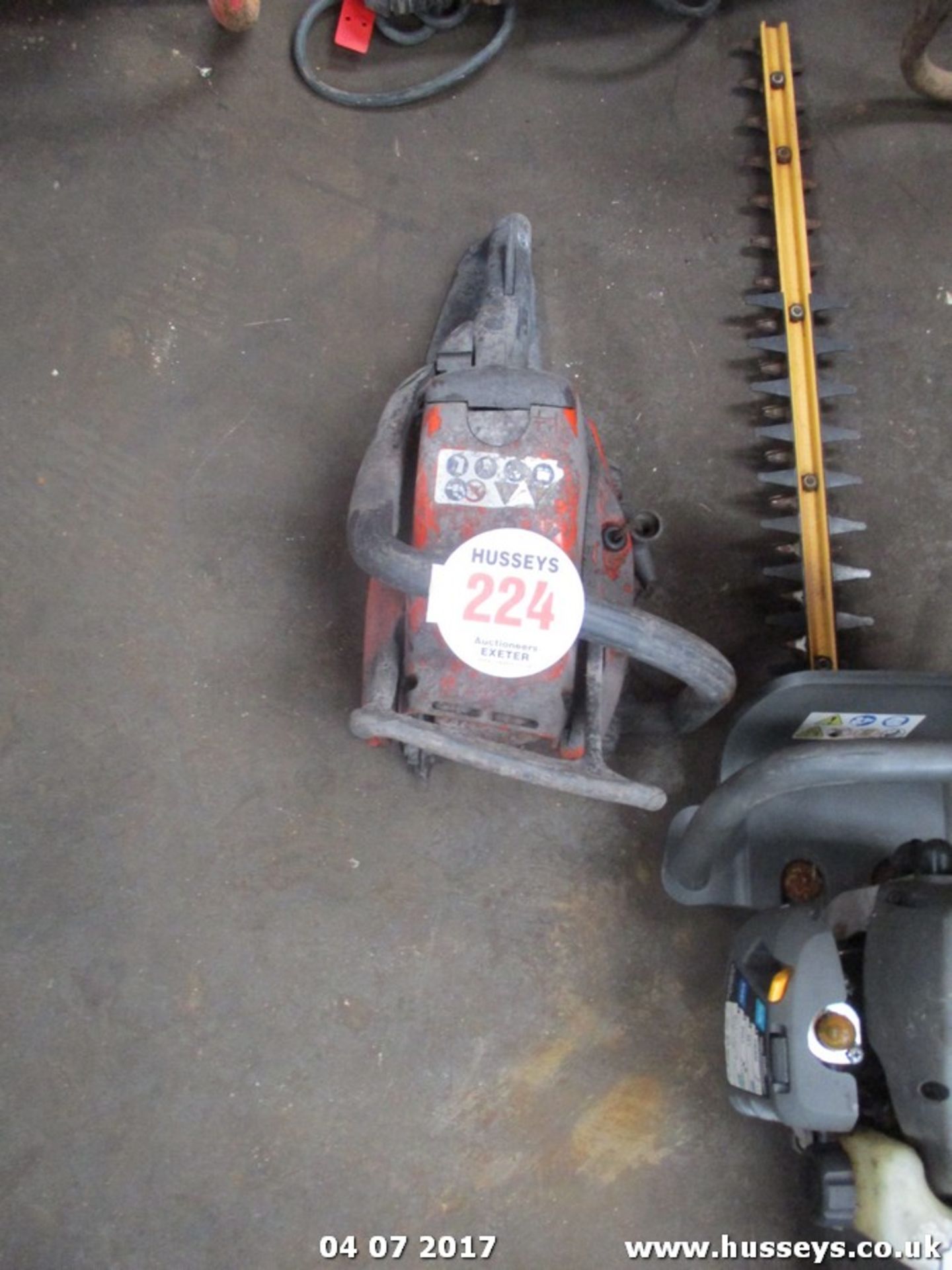 CHAINSAW ENGINE