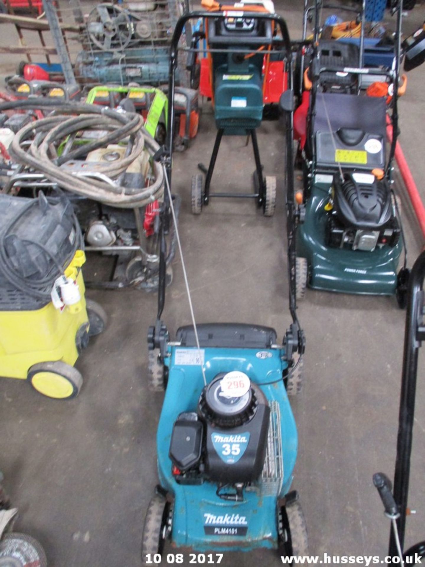 MAKITA MOWER