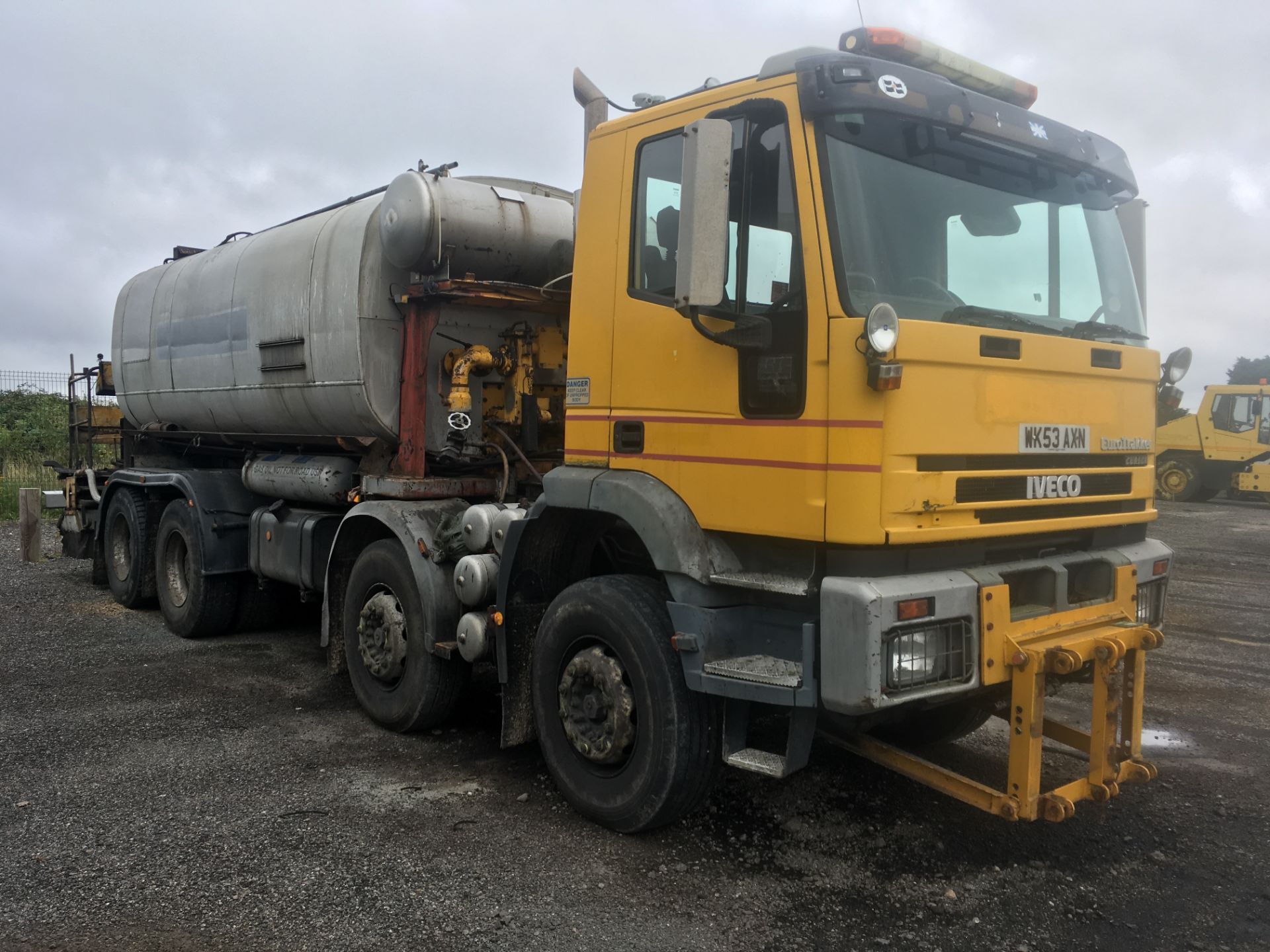 WK53AXN 2004 IVECO FORD 32TON C/W EURO TANKER PHOENIX 1996 TANKER 12700LTRS 191,301KMS C/W TAR - Image 3 of 13