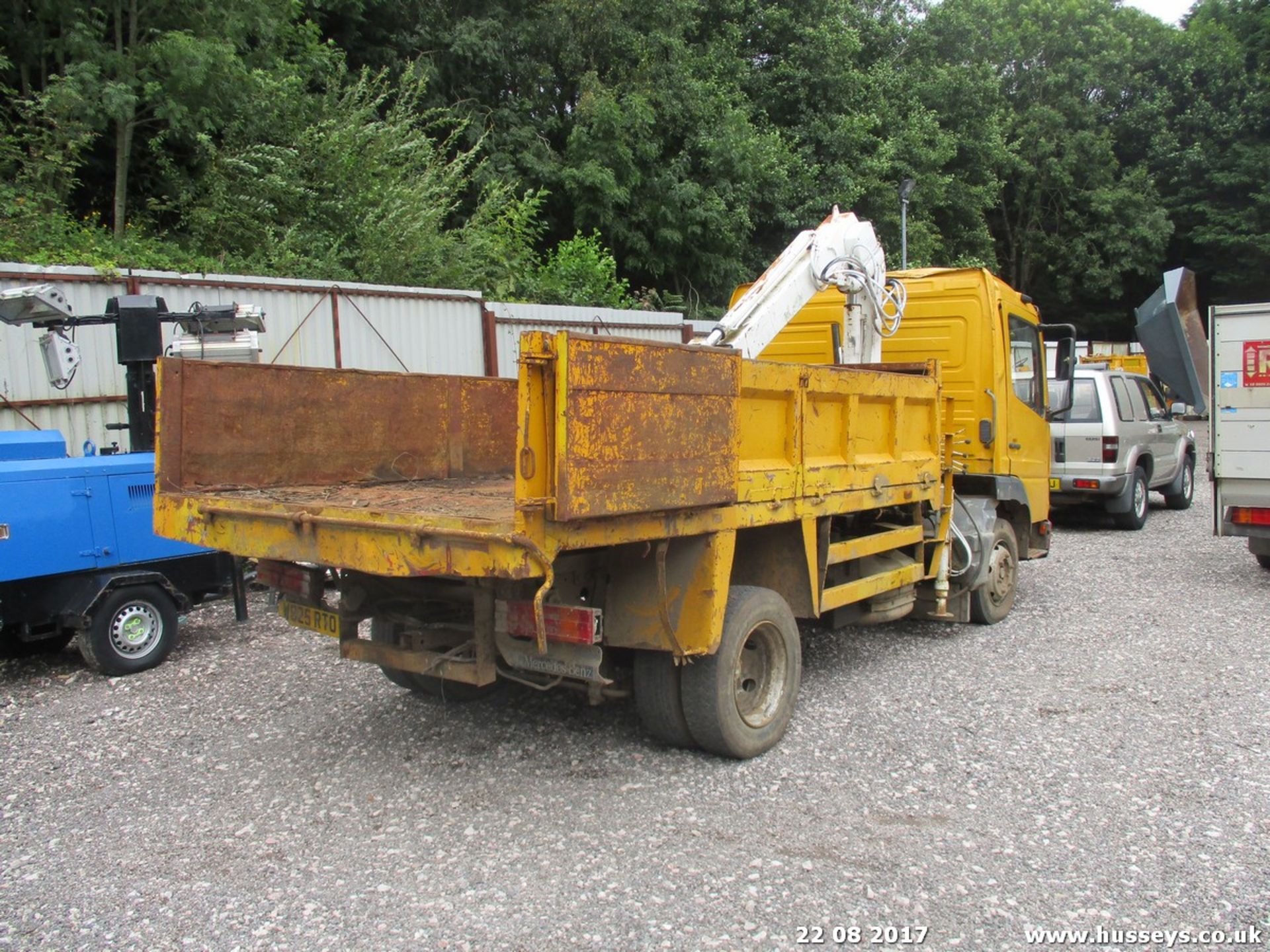 2000 MERCEDES ATEGO 7.5 TONNE TIPPER C/W TICO CRANE - Image 4 of 10