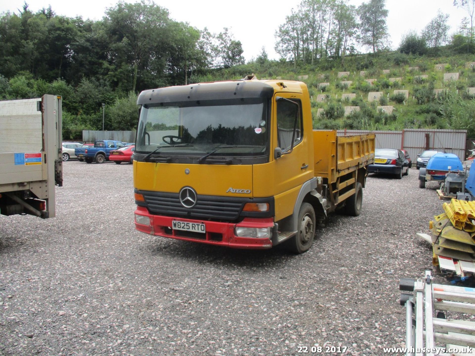 2000 MERCEDES ATEGO 7.5 TONNE TIPPER C/W TICO CRANE - Image 3 of 10